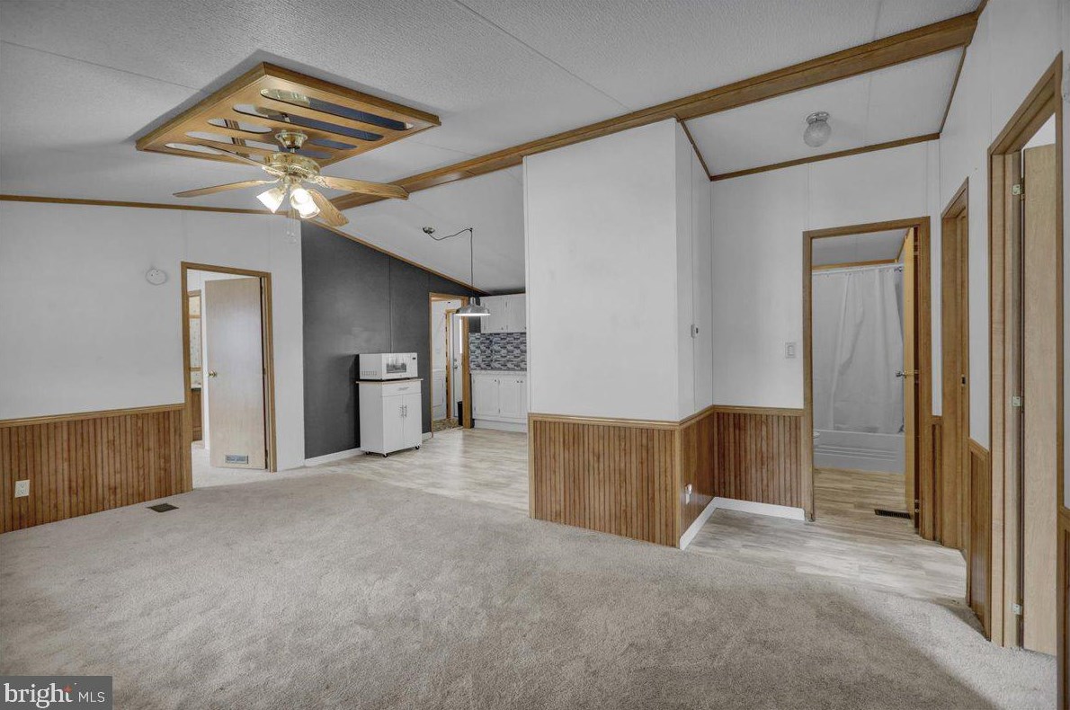 16 Madge Dr, Lancaster PA 17603-4048 exterior