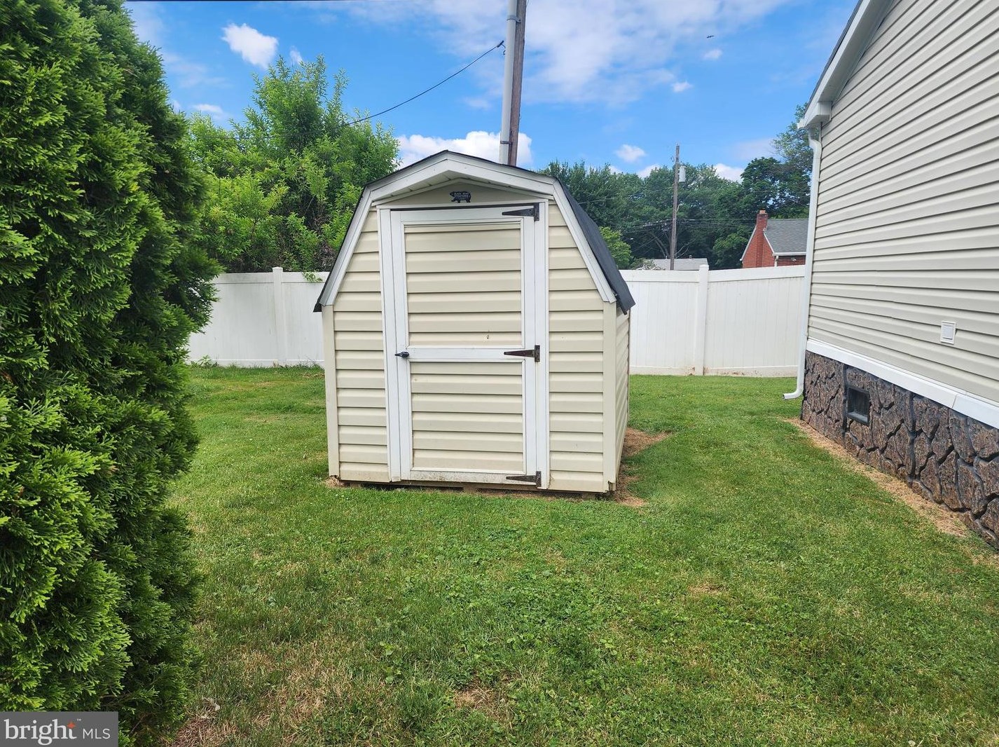 16 Madge Dr, Lancaster PA 17603-4048 exterior