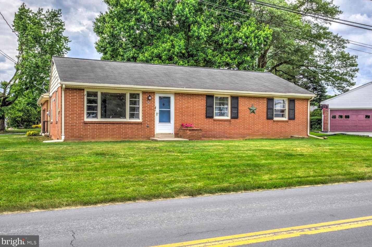 52 Wilson Ave, Bareville, PA 17540