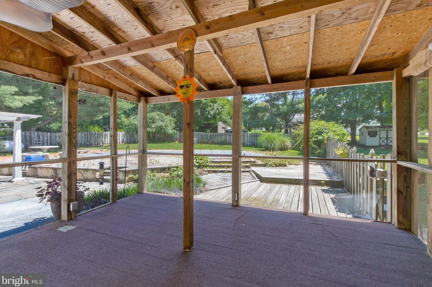 127 Nicholas Rd, Lancaster PA  17603-9423 exterior