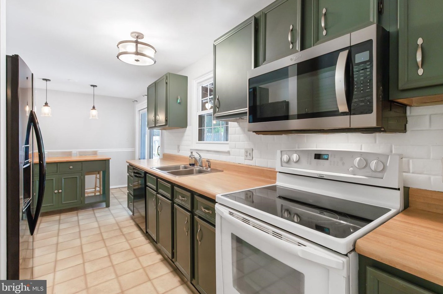 127 Nicholas Rd, Lancaster PA  17603-9423 exterior