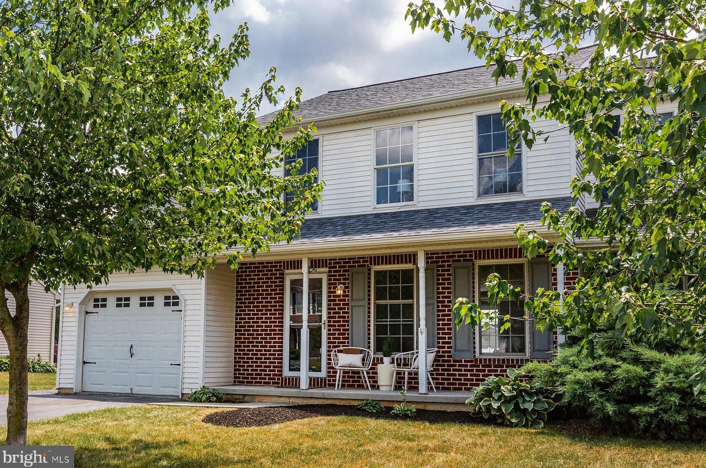 4176 Green Park Dr, Mount Joy, PA 17552-8856