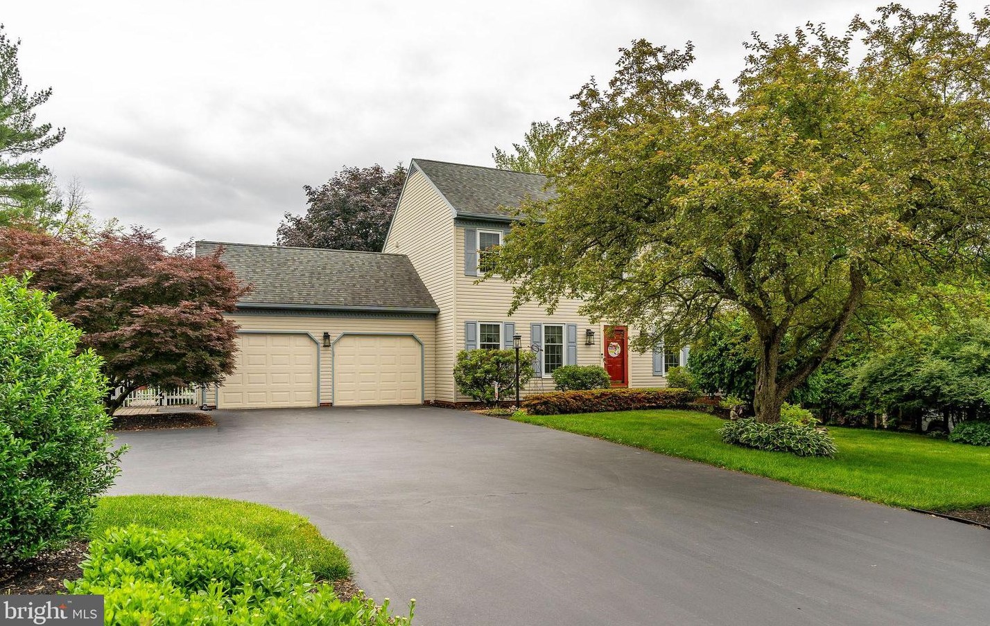 3270 Rothsville Rd, Akron, PA 17501