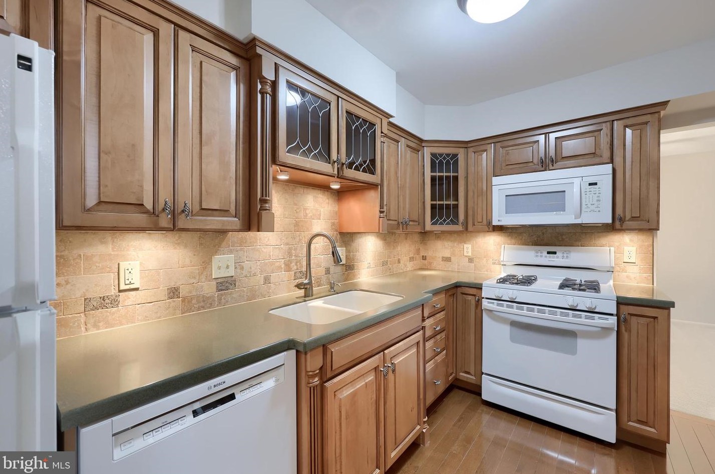 4 Valleybrook Dr, Lancaster PA  17601-4617 exterior