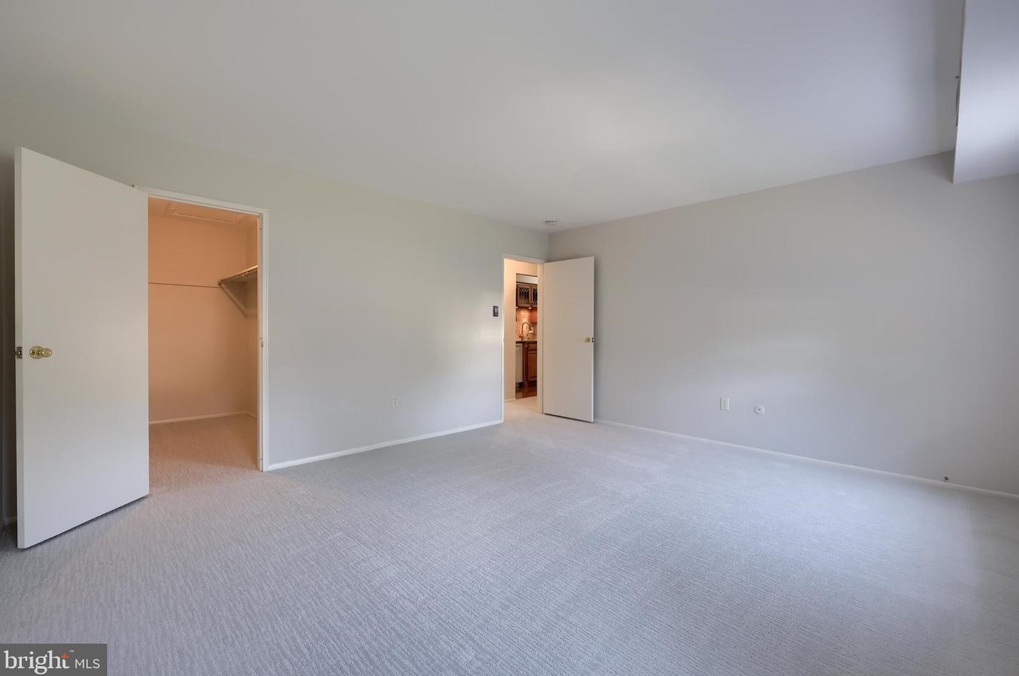 4 Valleybrook Dr, Lancaster PA  17601-4617 exterior