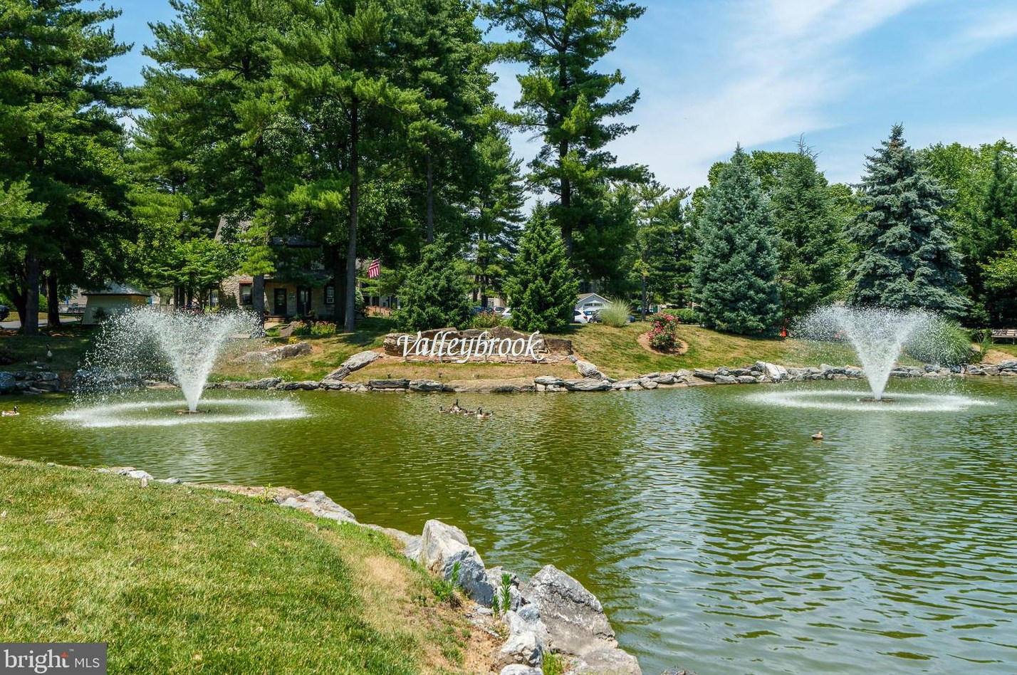 212 Valleybrook Dr, Lancaster PA  17601-4618 exterior