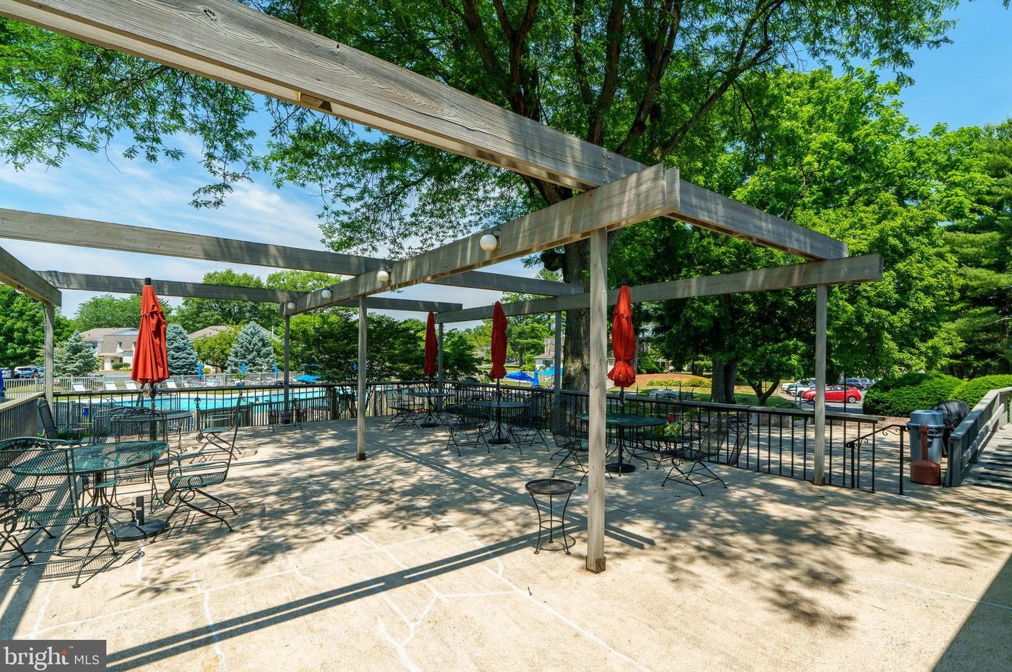 212 Valleybrook Dr, Lancaster PA  17601-4618 exterior