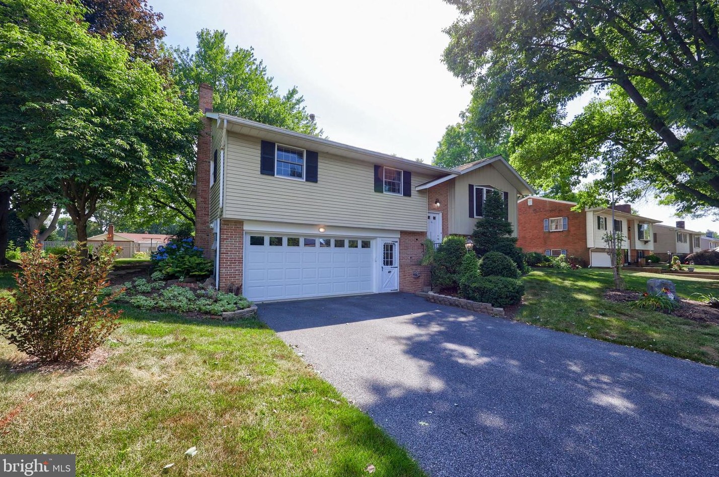 67 S Snyder St, Old Line, PA 17545