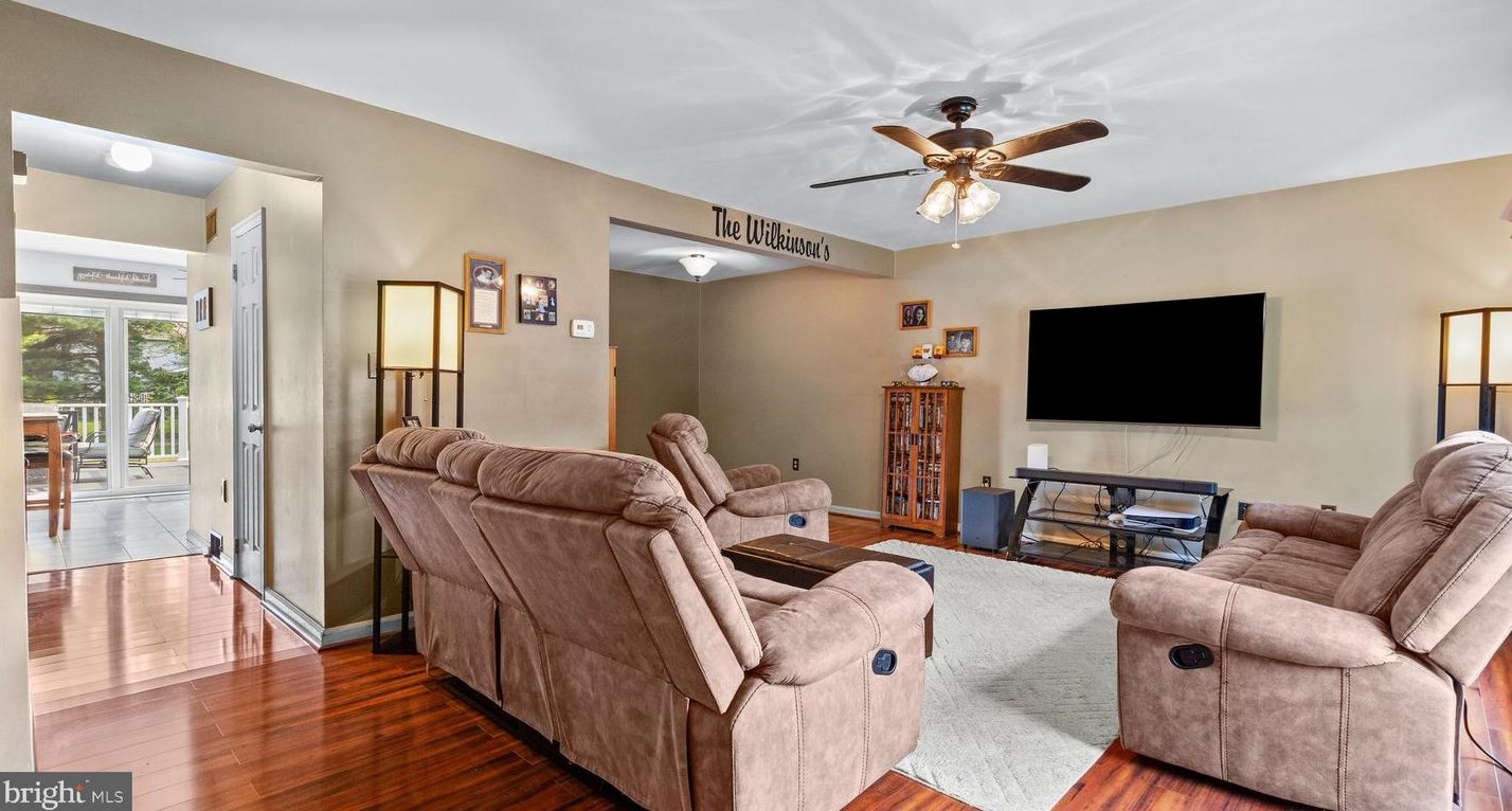 101 Maplewood Ln, Maytown, PA 17550