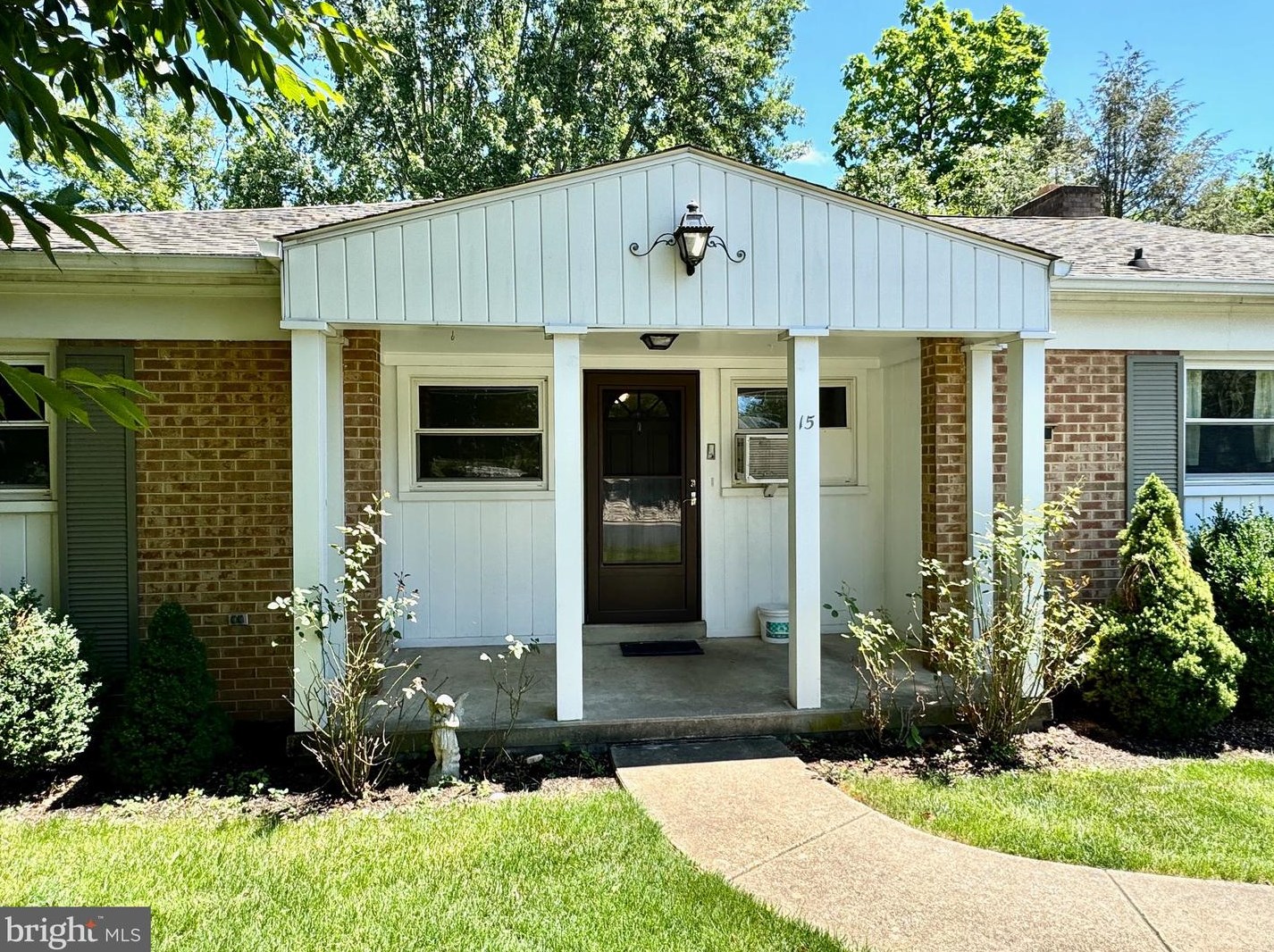 15 Bunker Hill Rd, Schoeneck, PA 17578