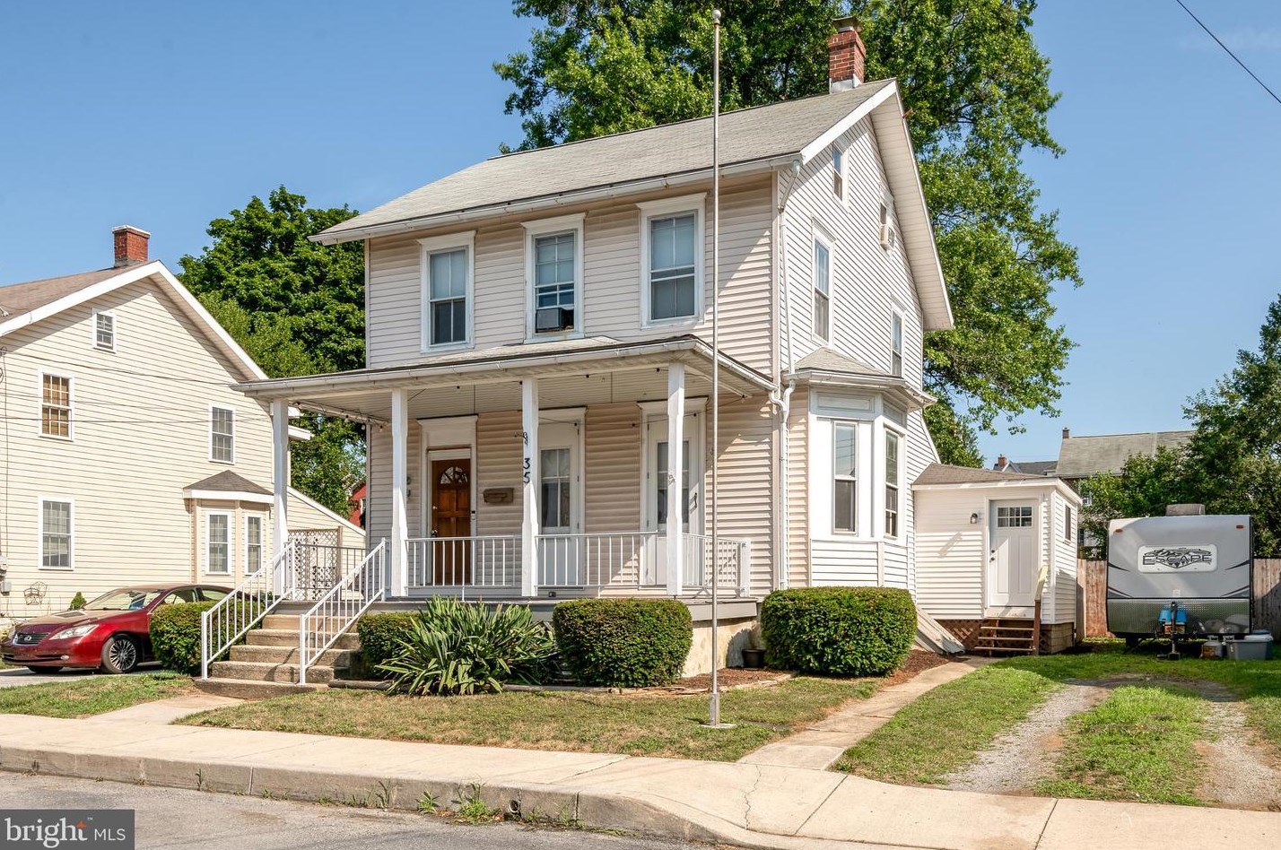 35 W Slokom Ave, Bartville, PA 17509