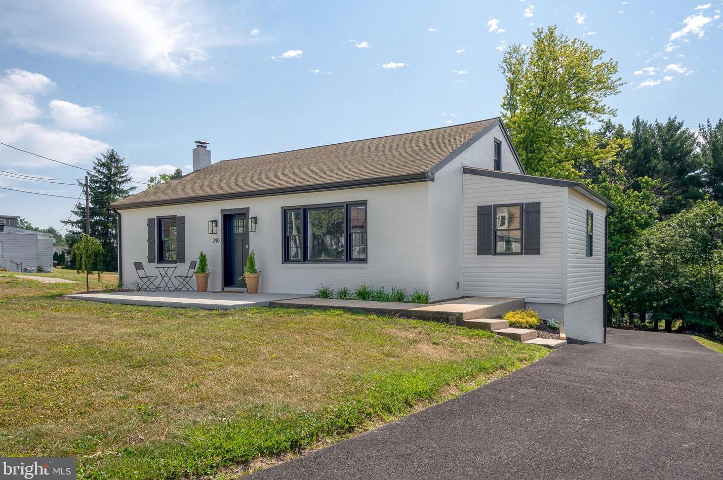 240 S Reading Rd, Ephrata, PA 17522