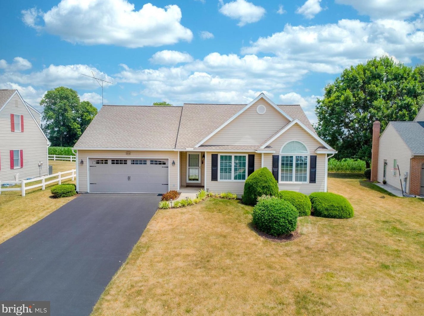 210 Broadmoor Dr, Willow, PA 17584-9220