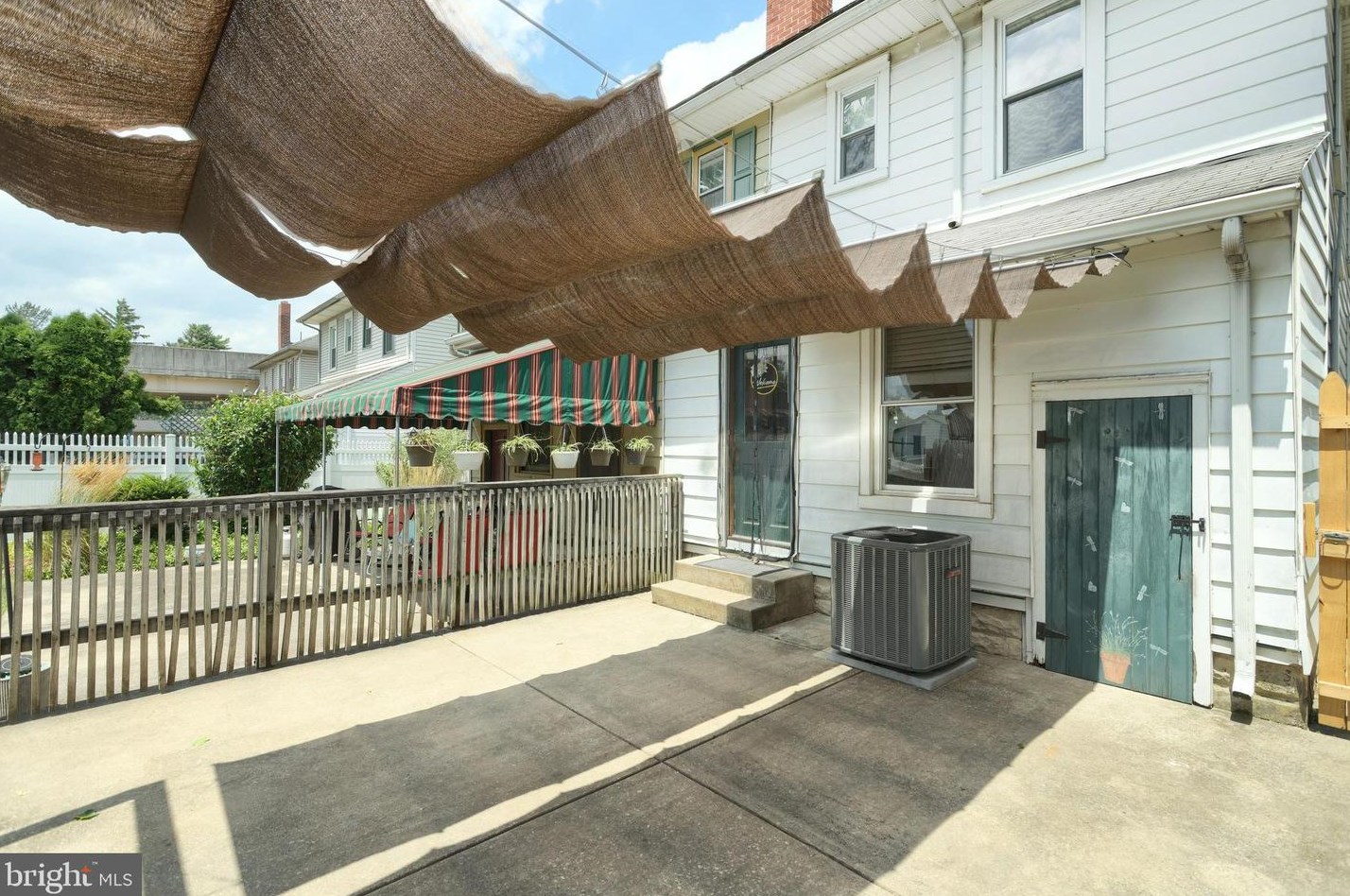 664 Wood St, Mount Joy PA  17552-2016 exterior