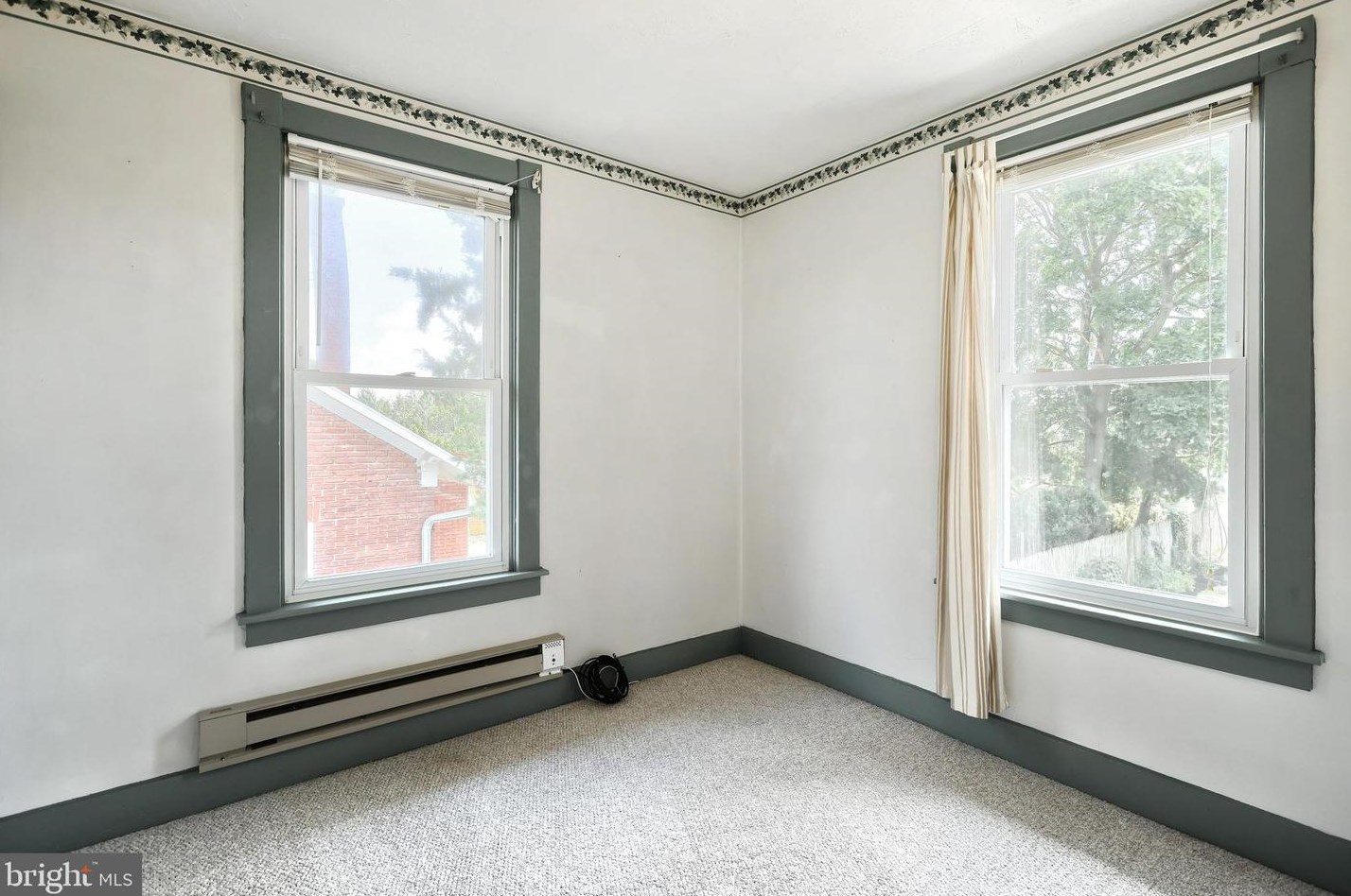 664 Wood St, Mount Joy PA  17552-2016 exterior