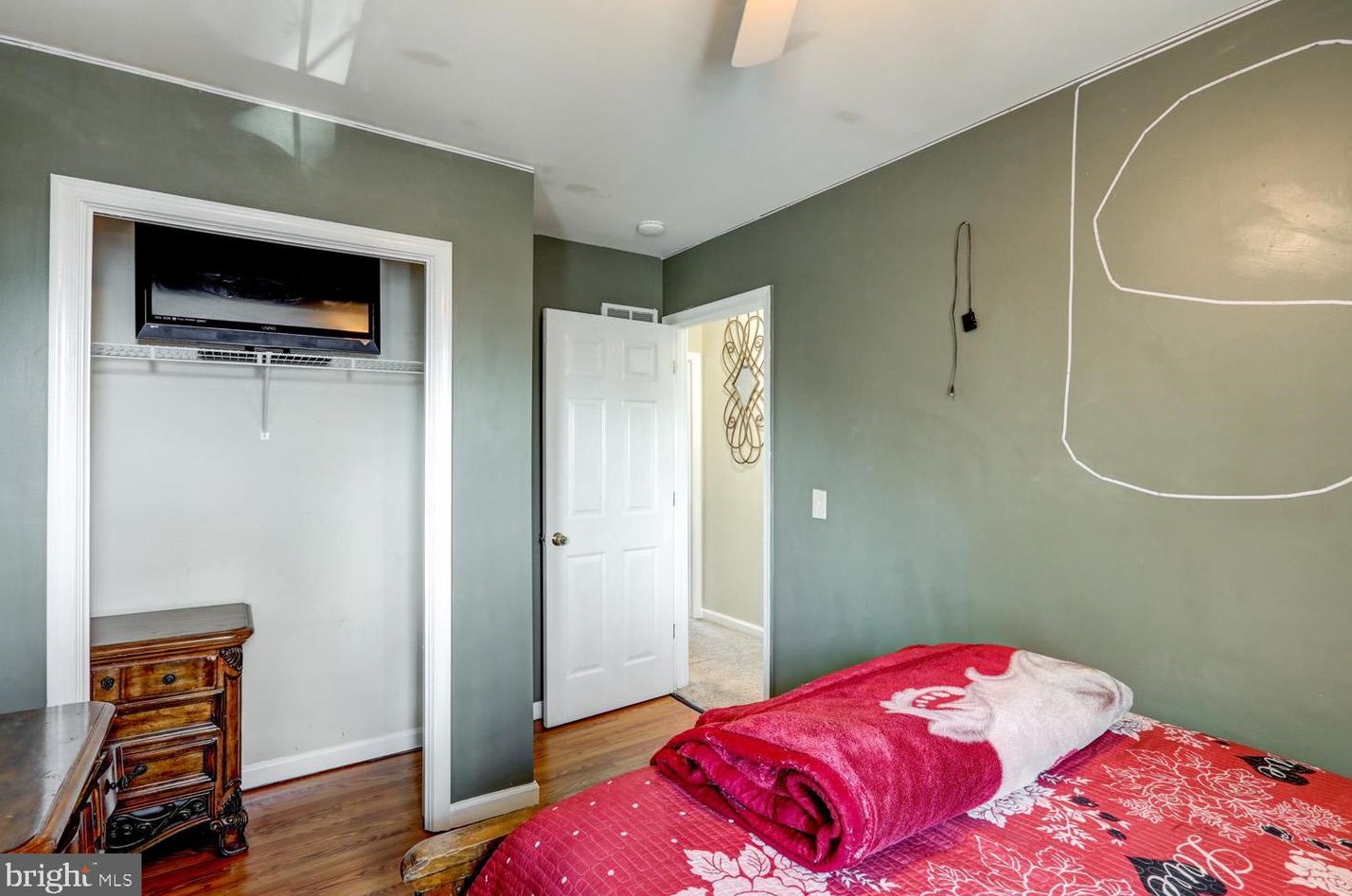 1080 Sterling Pl, Lancaster PA  17603-8837 exterior