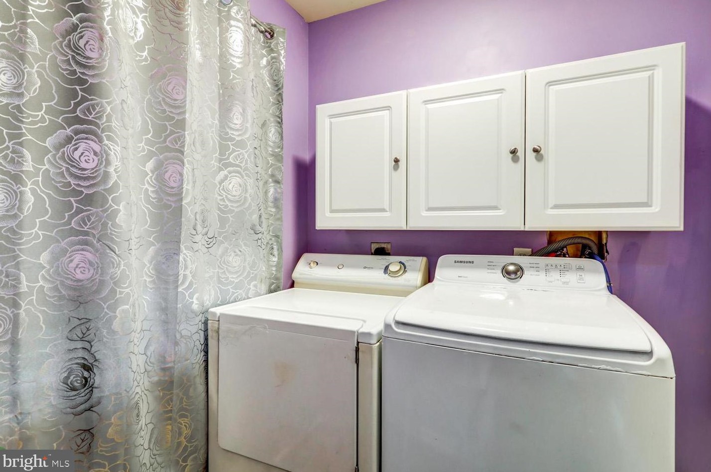 1080 Sterling Pl, Lancaster PA  17603-8837 exterior