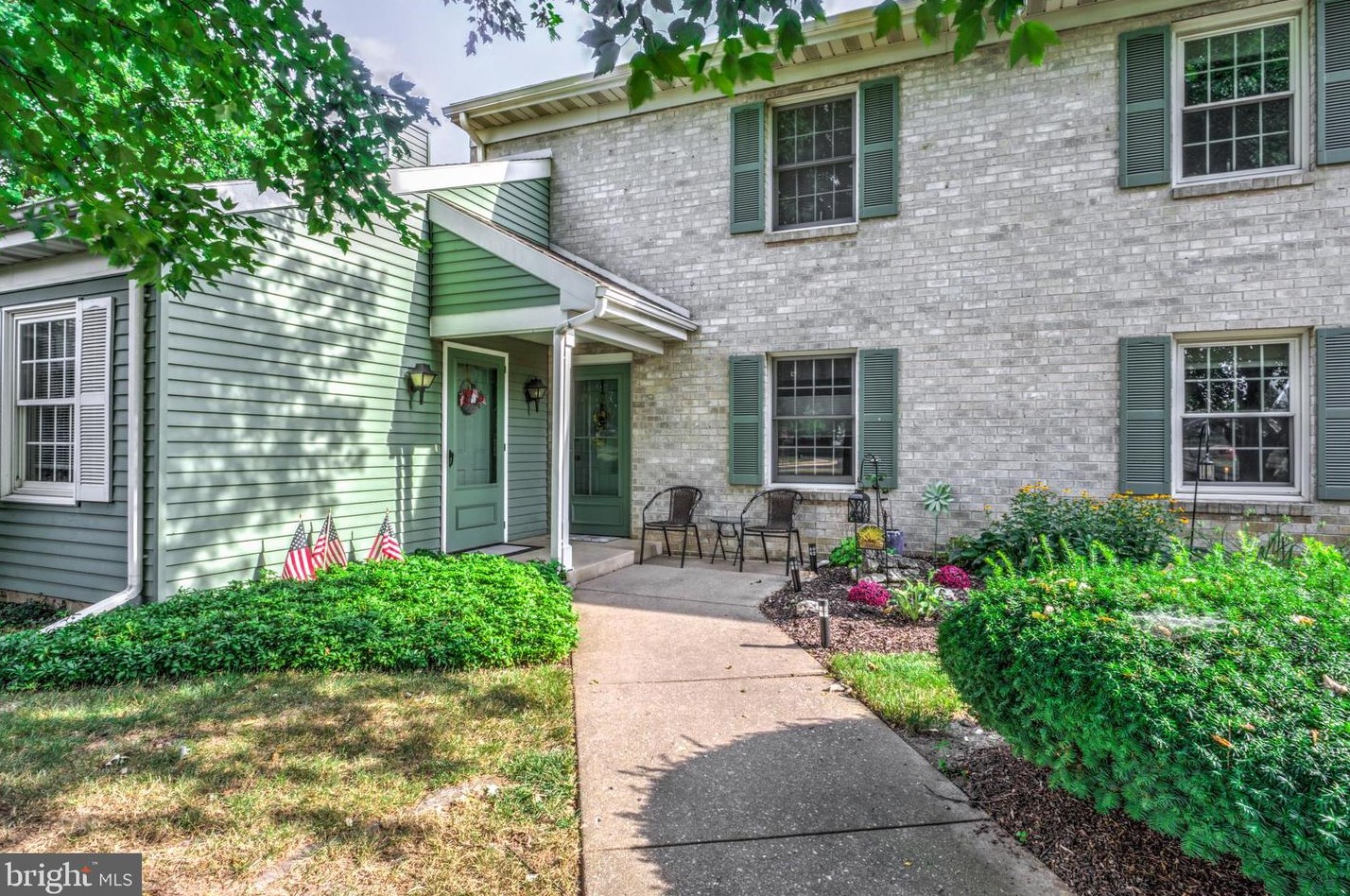 2 Ashlea Village, Groffdale, PA 17557