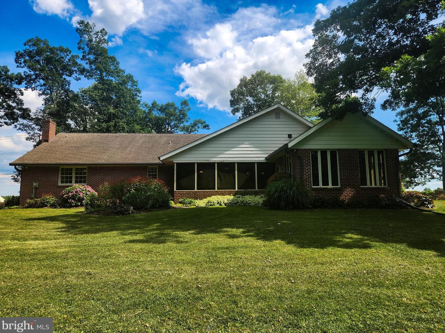 97 Upper Valley Rd, Bartville, PA 17509