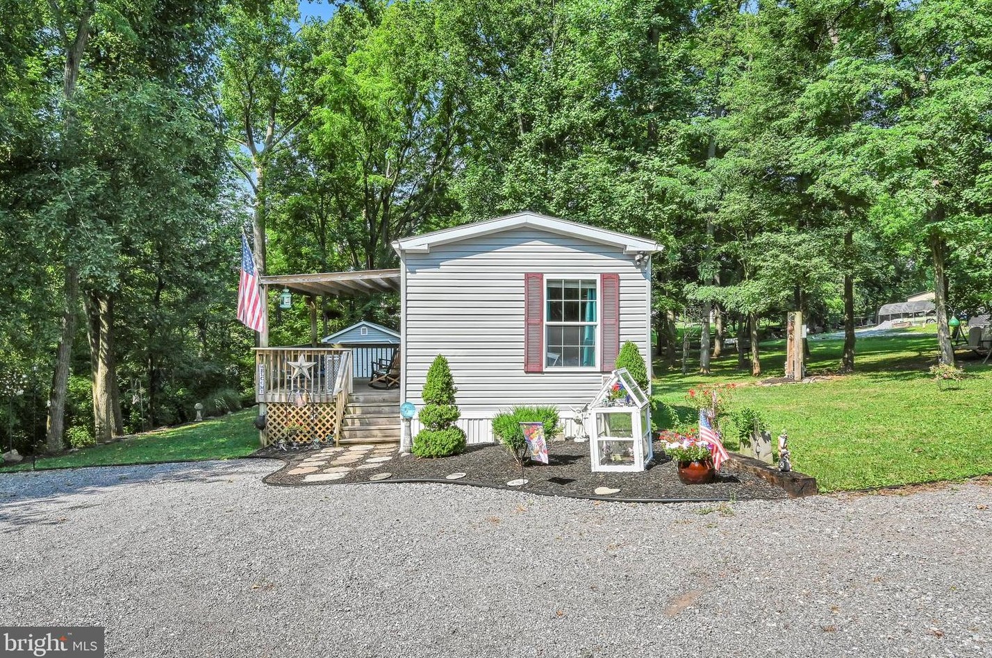 591 Hopeland Rd, Schoeneck, PA 17578