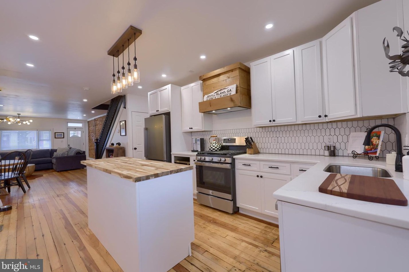 925 Orange St, Lancaster PA  17602-3213 exterior