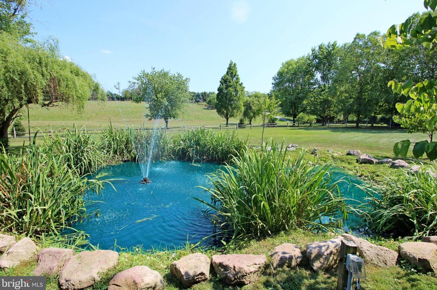 860 Newport Rd, Old Line, PA 17545