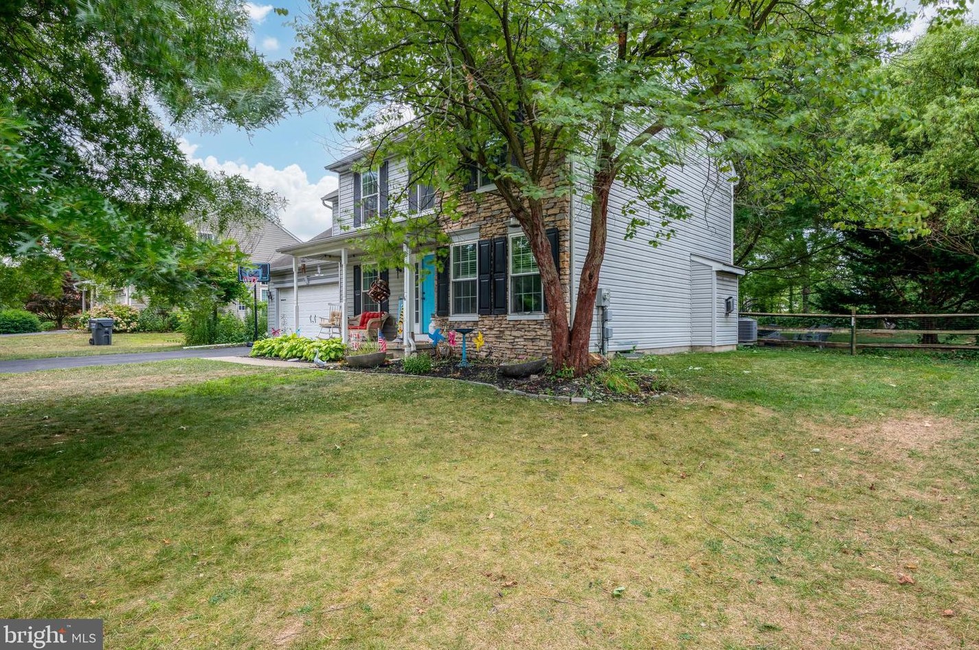 122 N Summit Ave, Buck, PA 17566