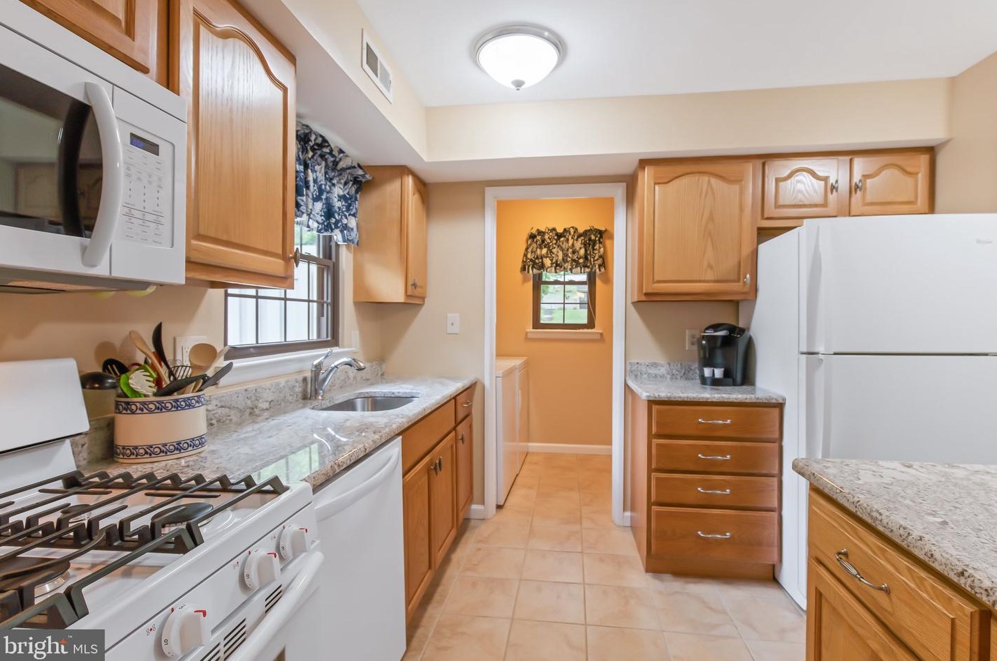 409 Valleybrook Dr, Lancaster PA  17601-4620 exterior