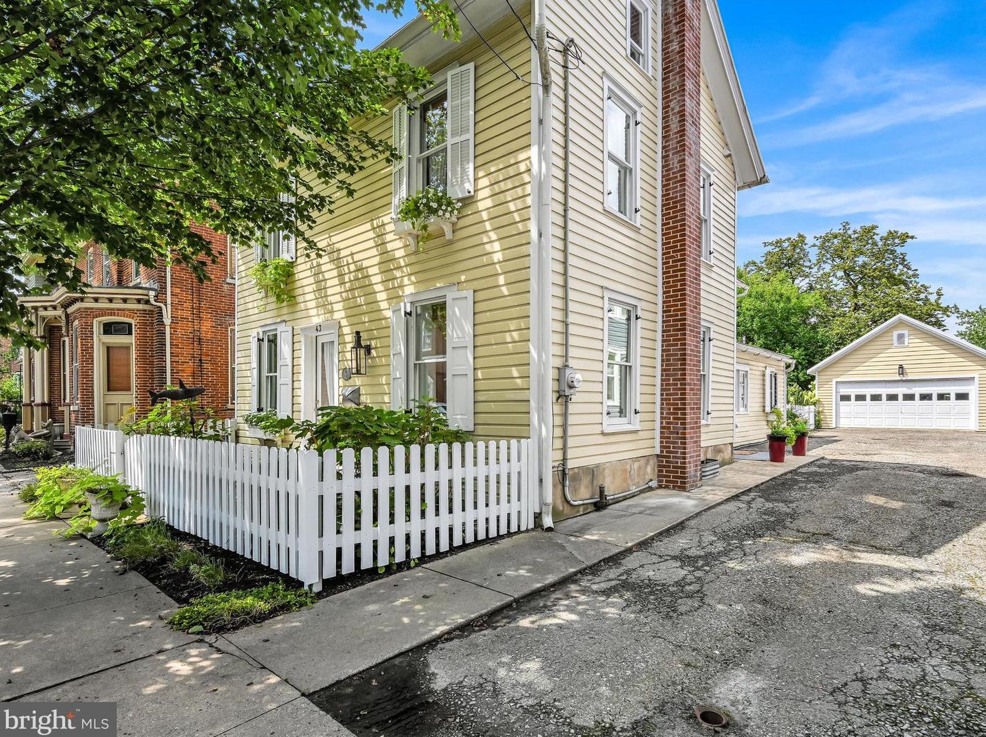 43 E Main St, Edisonville, PA 17579