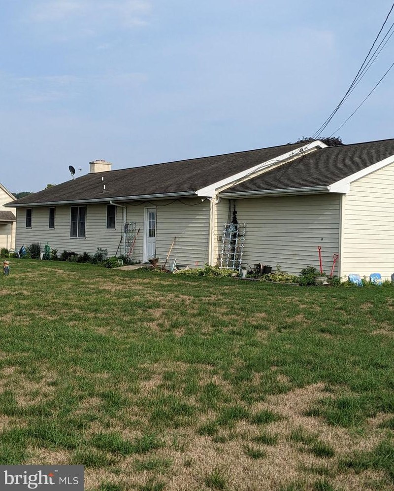 63 Harristown Rd, Lapark, PA 17562