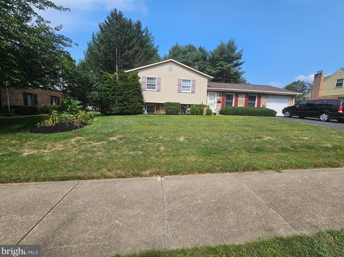 1187 Marie Ave, Ephrata, PA 17522