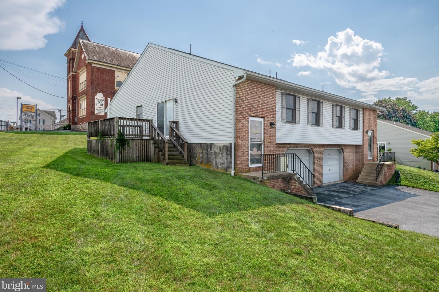 638 Fulton St, Akron, PA 17501