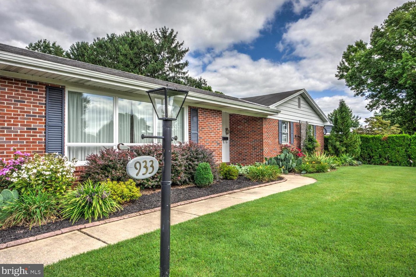 933 Fairview Ave, Ephrata, PA 17522