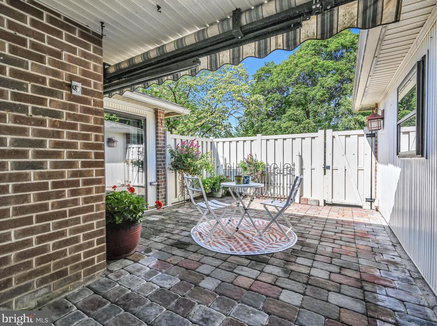 170 Valleybrook Dr, Lancaster PA  17601-4620 exterior