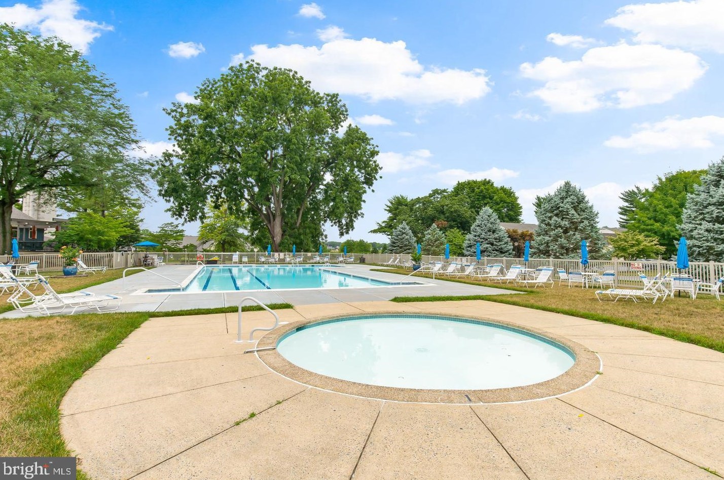 170 Valleybrook Dr, Lancaster PA  17601-4620 exterior