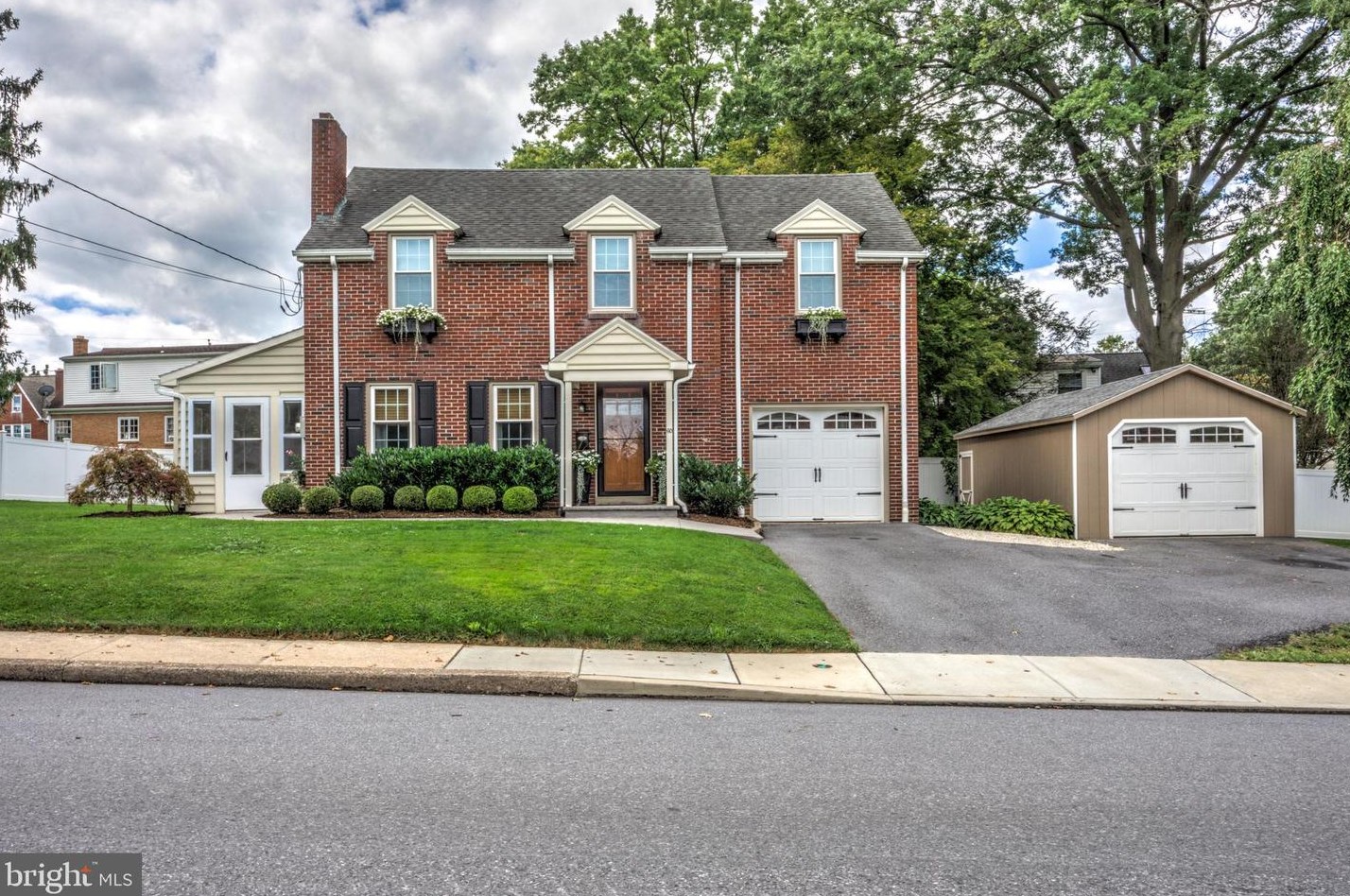 60 N Kinzer Ave, Groffdale, PA 17557