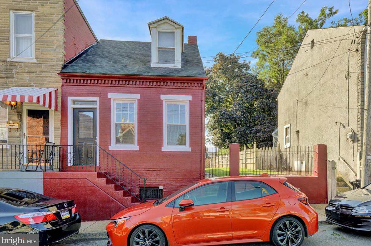 412 Lafayette St, Lancaster, PA 17603-5210