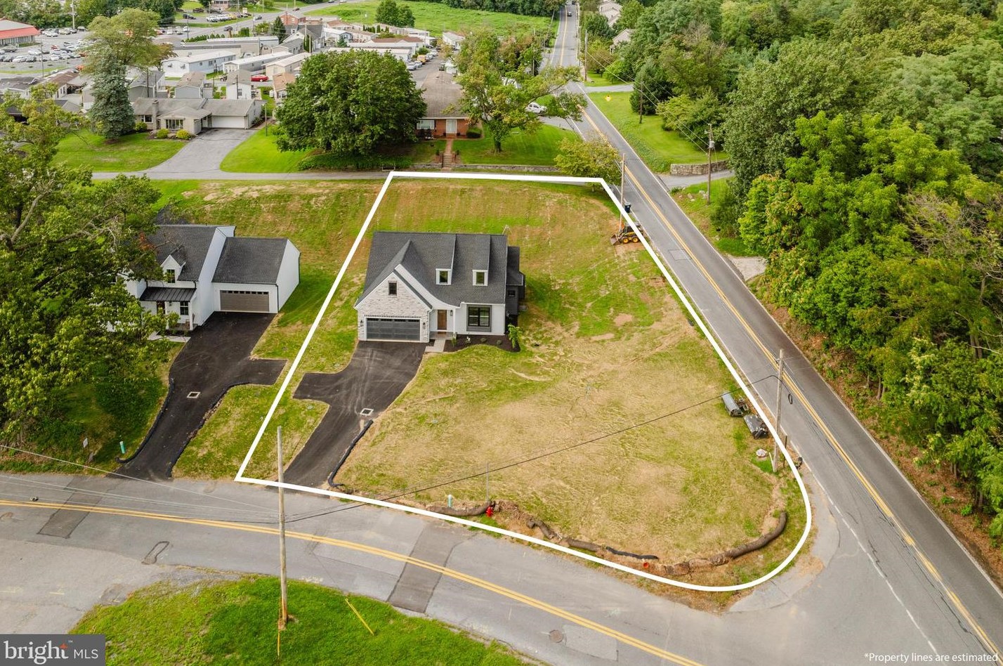 13 Lauber Rd, Akron, PA 17501