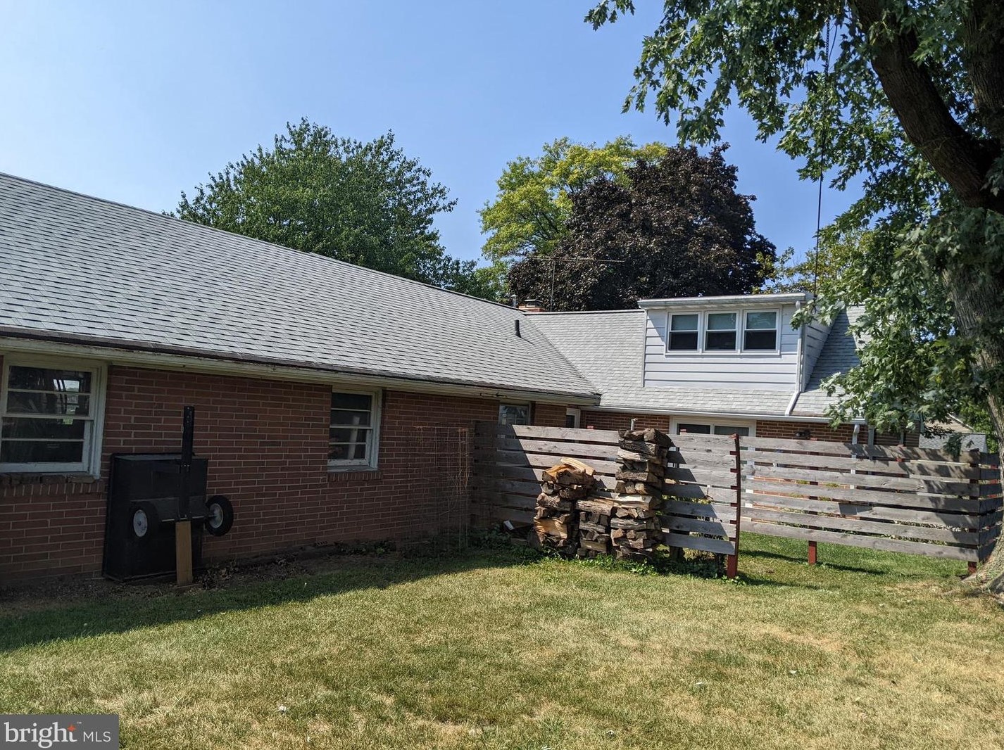105 Harristown Rd, Lapark, PA 17562