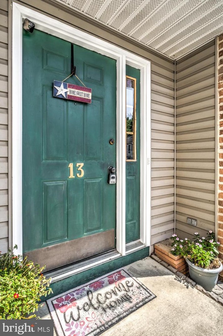 13 Lauren Ln, Ephrata, PA 17522