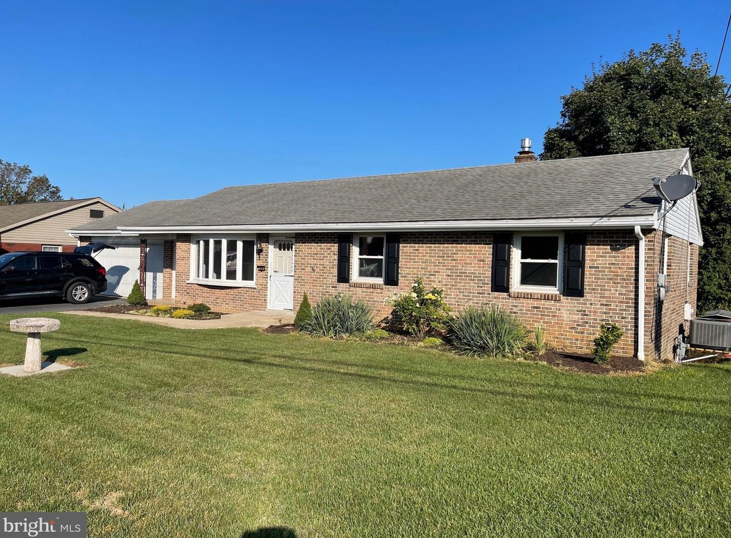 12 Oak Ln, Schoeneck, PA 17578