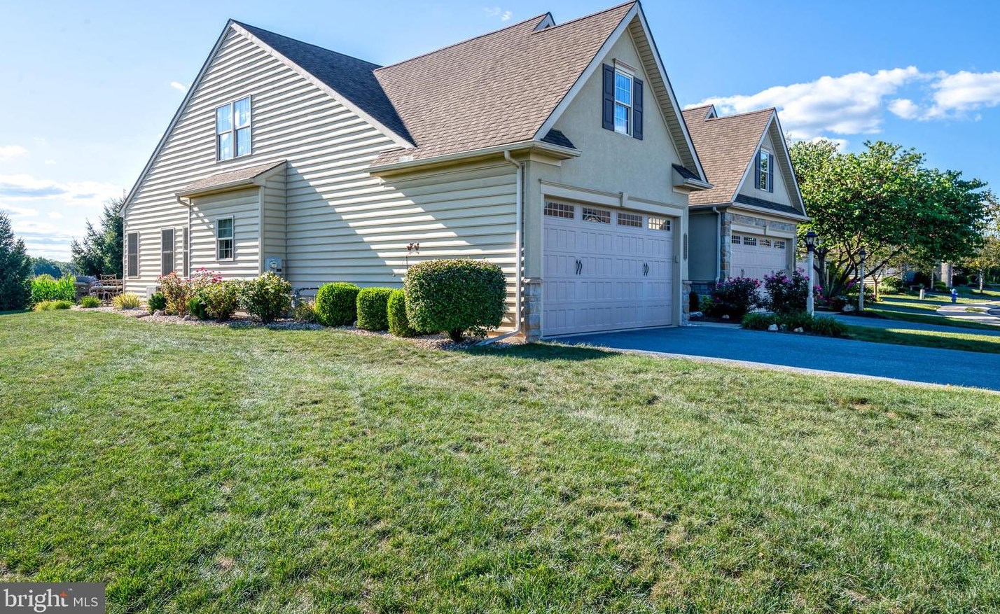 1217 Cantebury Dr, Mount Joy, PA 17552