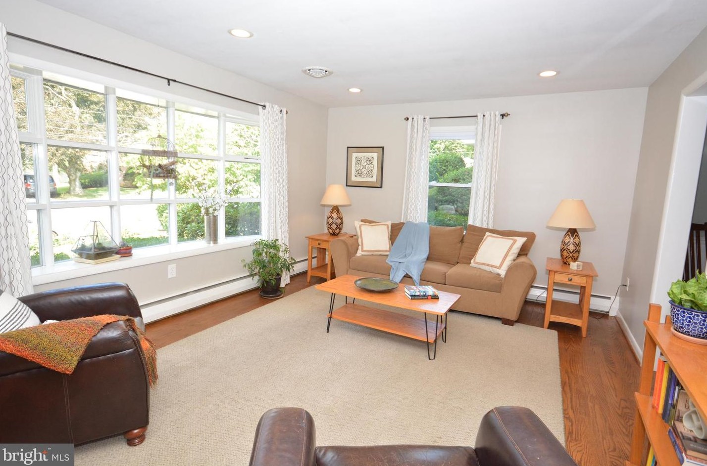 19 Wolf Rd, Akron, PA 17501