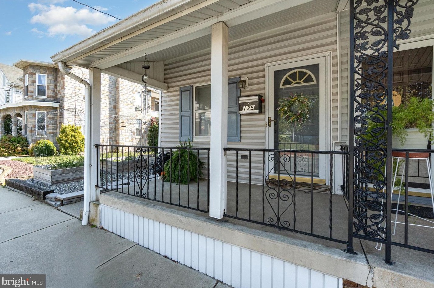 135 New Haven St, Mount Joy, PA 17552