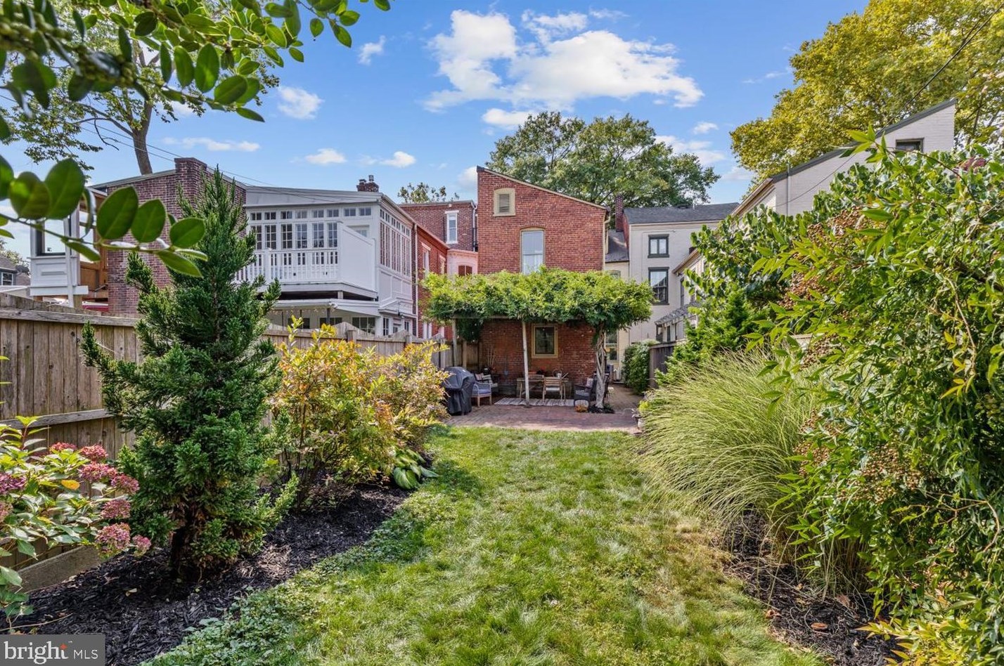 19 Shippen St, Lancaster PA 17602-2966 exterior