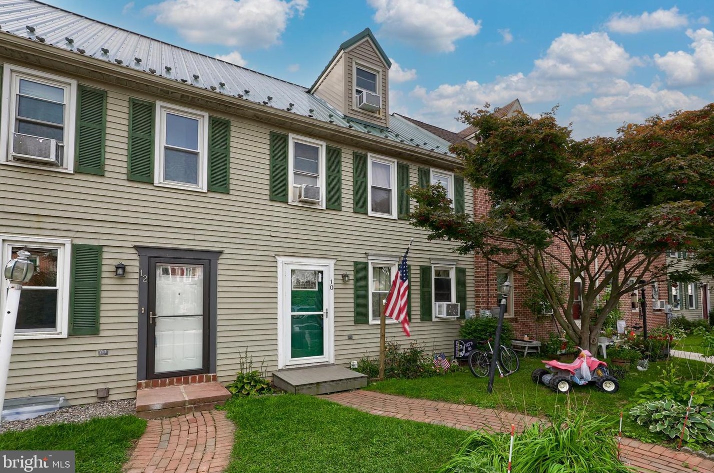 10 Hilldale Dr, Ephrata, PA 17522