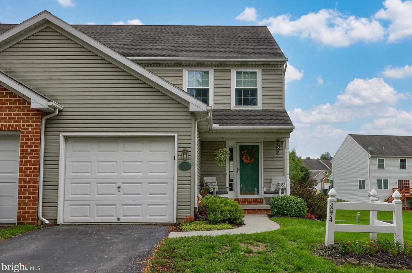 4074 Buttonwood Dr, Mount Joy, PA 17552