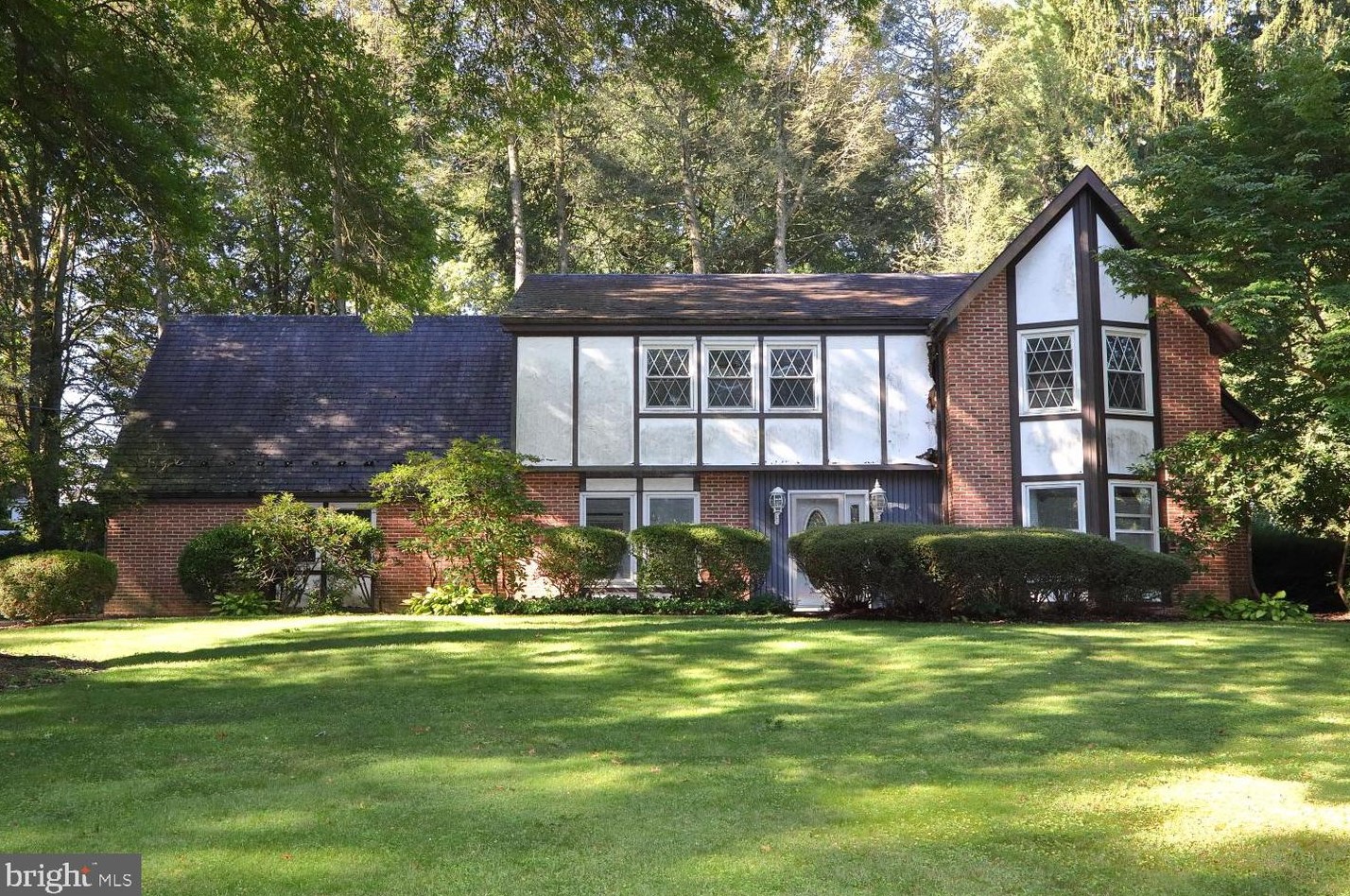 2130 Ridge Dr, Lancaster, PA 17603-6130