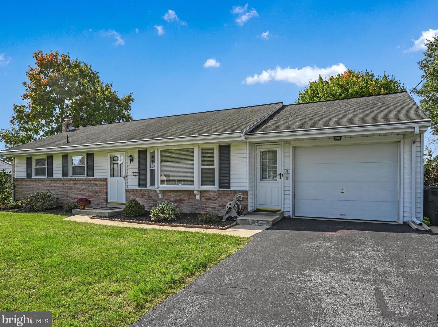 5416 Rainbow Dr, East Petersburg, PA 17520