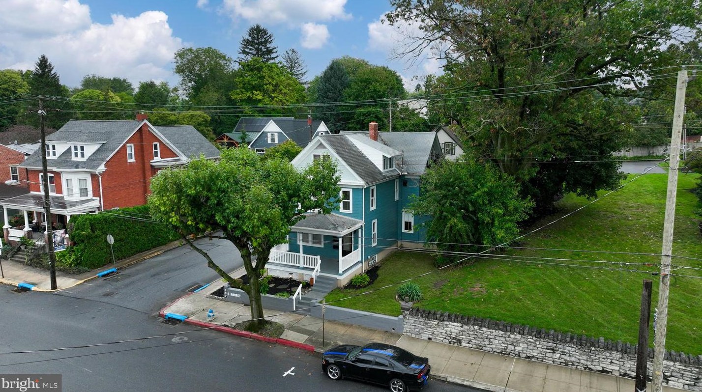 302 Market St, Marietta PA 17547-1605 exterior